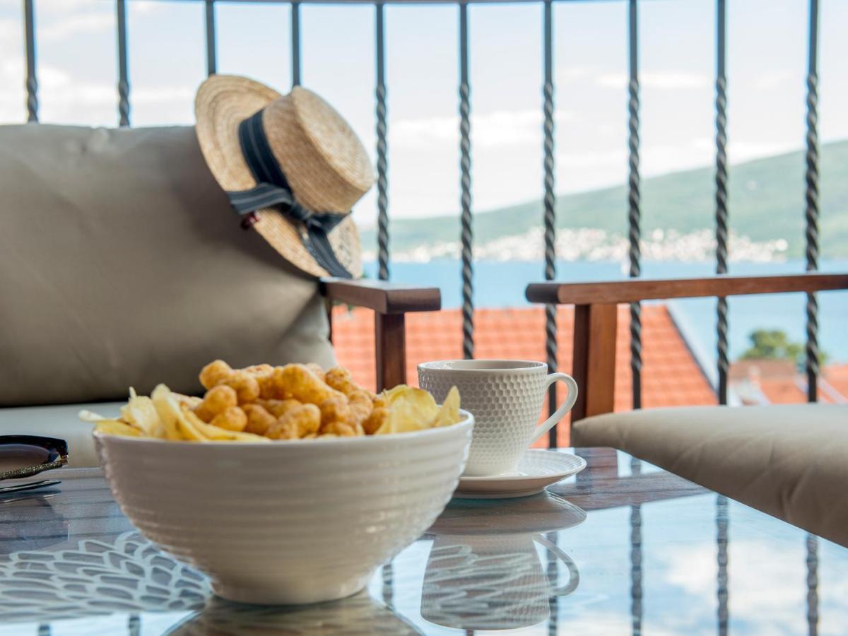 Cicciobello Lux Apartment Baosici With Stunning Sea View Exterior foto
